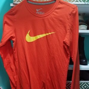 🍬Long sleeve slim fit Nike shirt🍬
